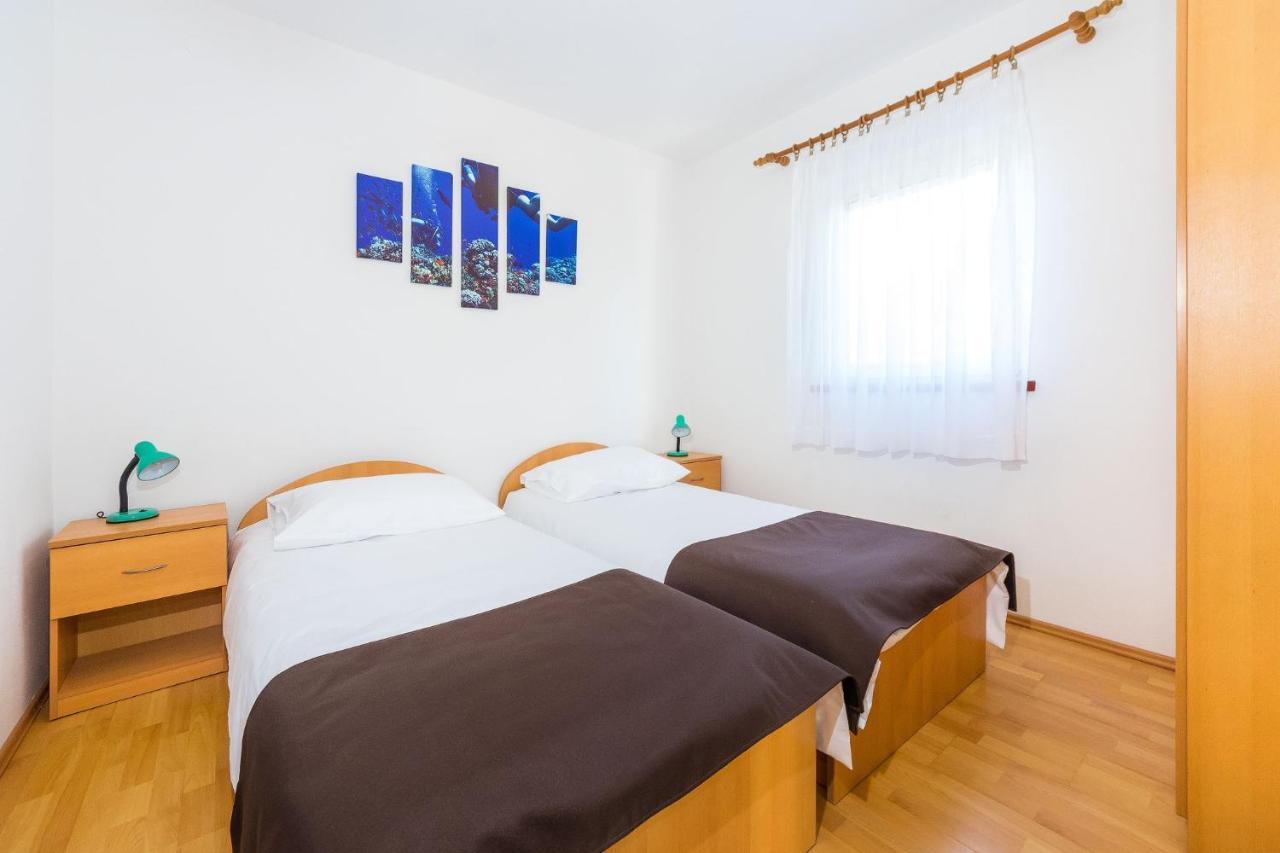 Apartments By The Sea Vrsi - Mulo, Zadar - 5951 Ngoại thất bức ảnh